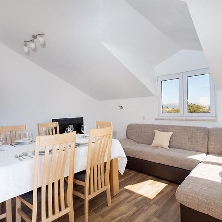 Holiday Home Lydia Слатине Экстерьер фото