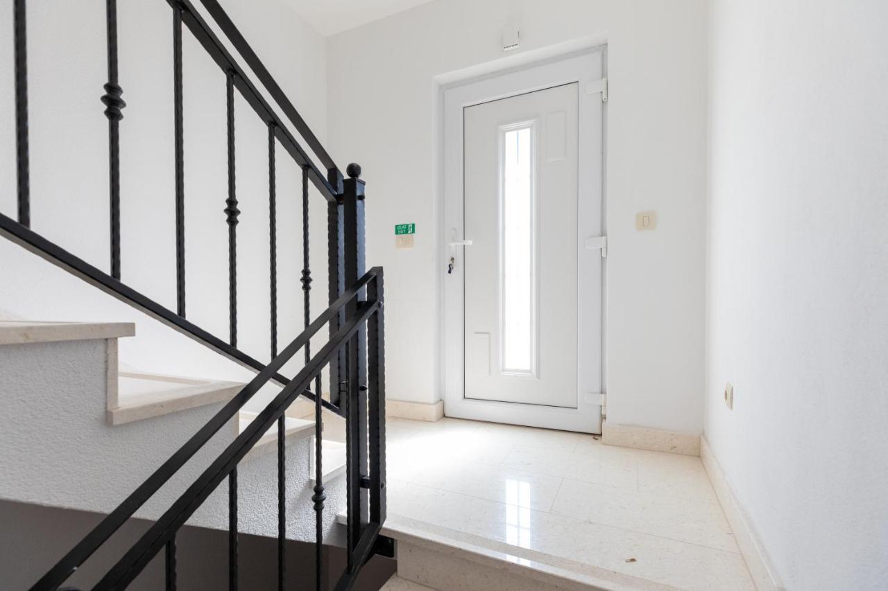 Holiday Home Lydia Слатине Экстерьер фото