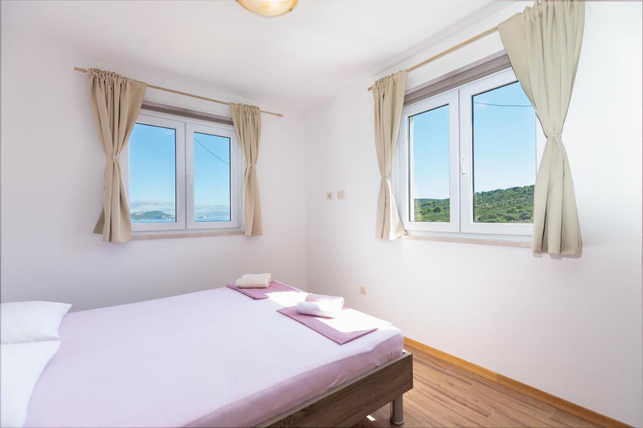 Holiday Home Lydia Слатине Экстерьер фото