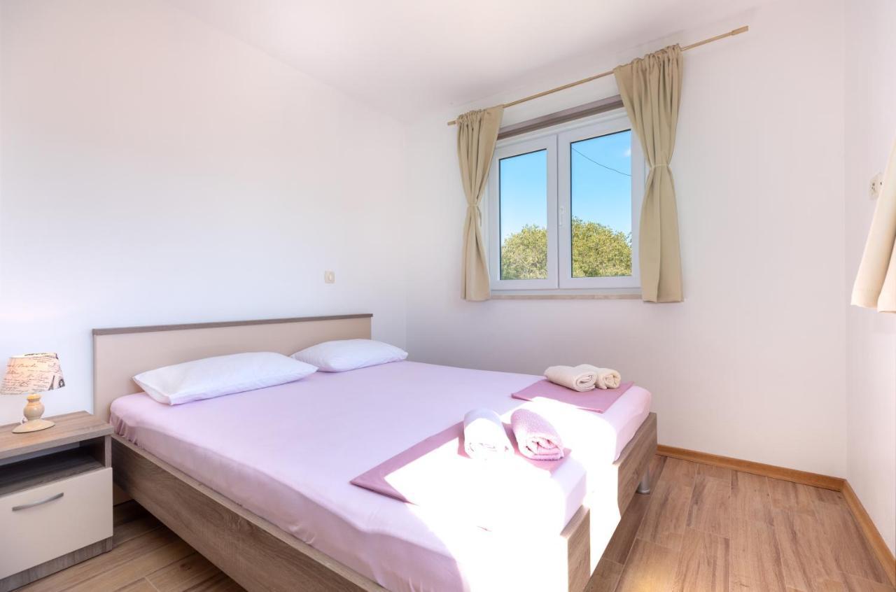 Holiday Home Lydia Слатине Экстерьер фото