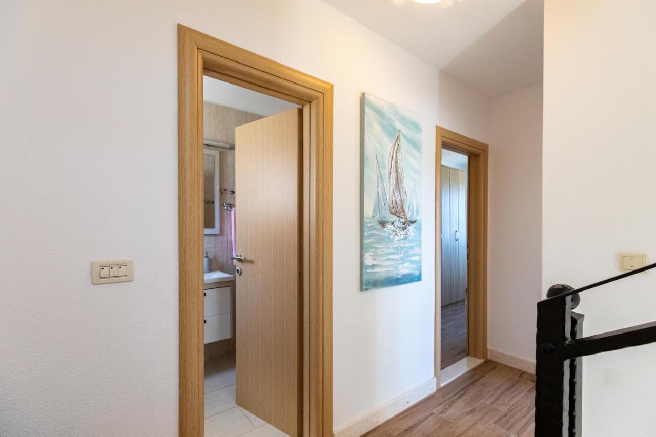 Holiday Home Lydia Слатине Экстерьер фото