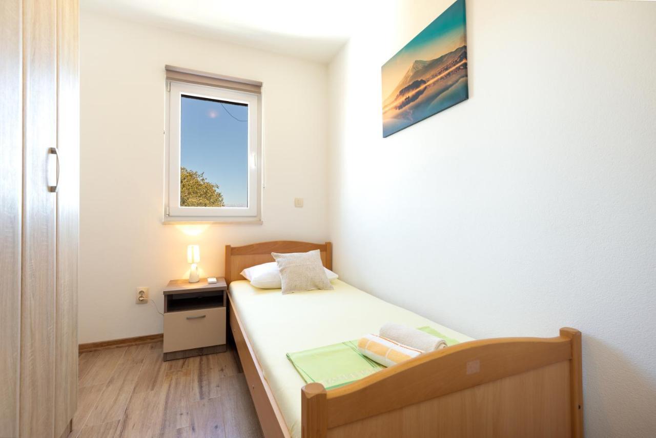 Holiday Home Lydia Слатине Экстерьер фото
