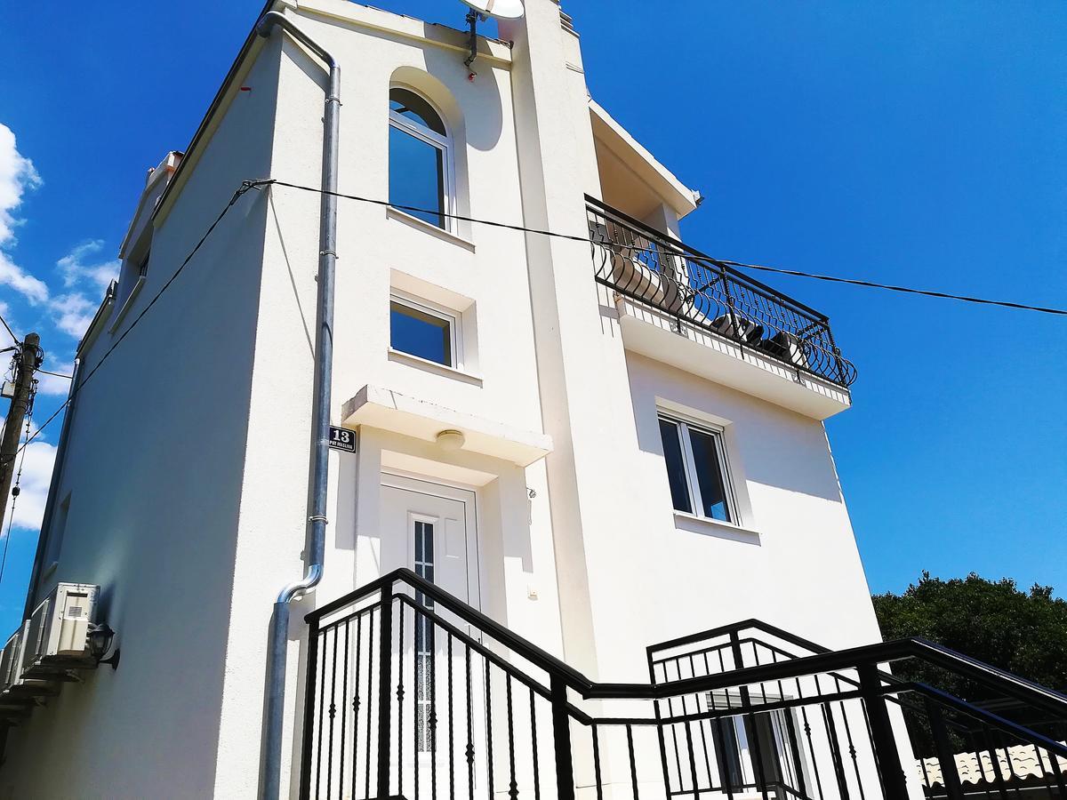 Holiday Home Lydia Слатине Экстерьер фото